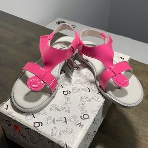 NWT Twig Hot Pink Girls Patent Leather Sandal